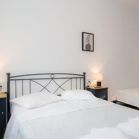 Pigi Rooms Аполония Екстериор снимка