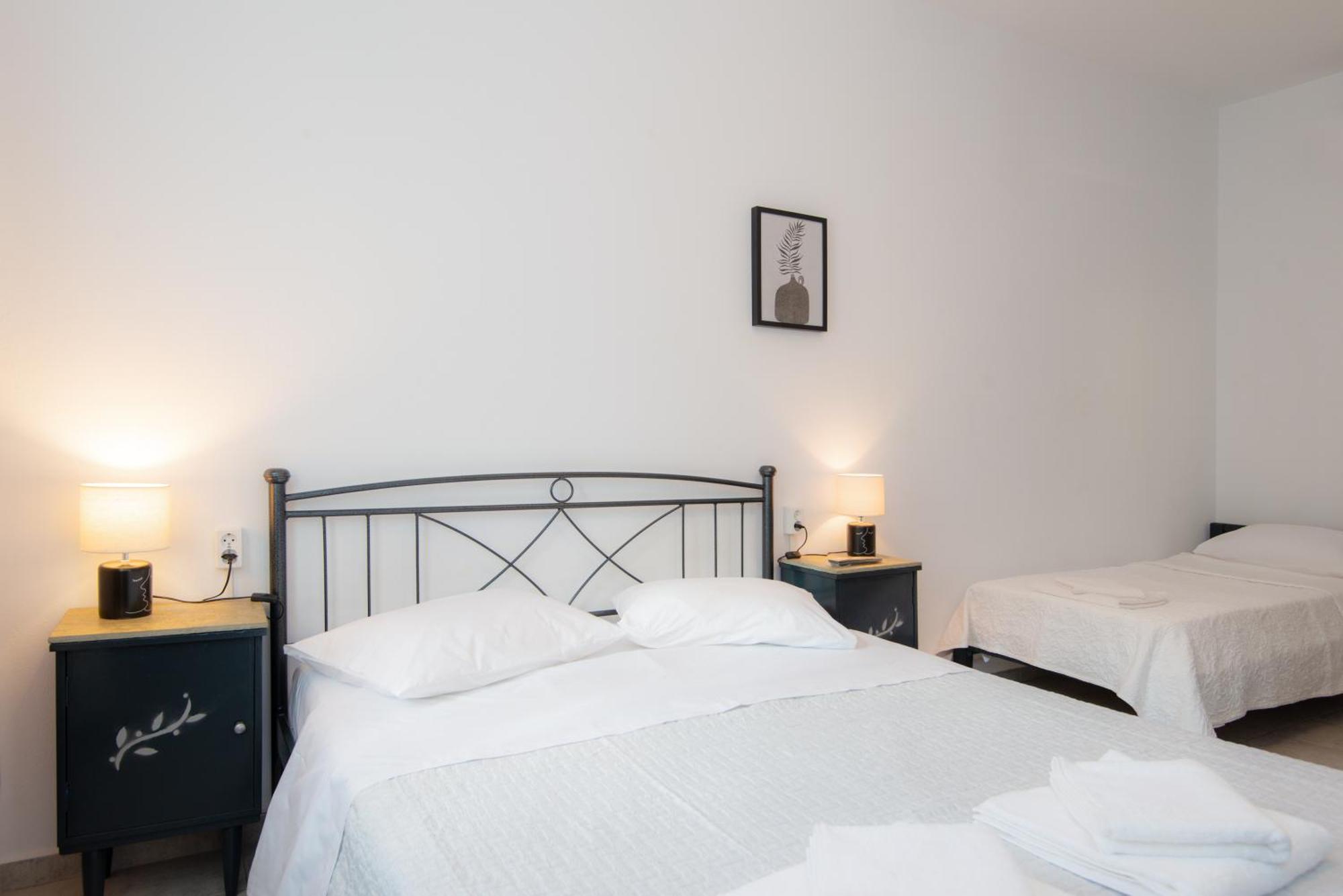 Pigi Rooms Аполония Екстериор снимка